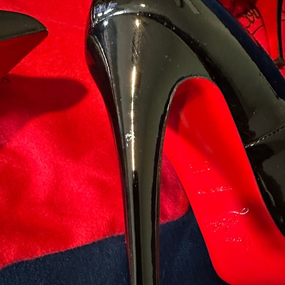 Christian Louboutin black patent "Ron Ron" pumps. Size 37.5. - Picture 12 of 14
